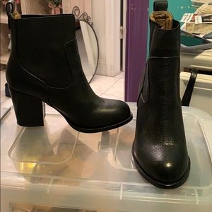 Heeled boots